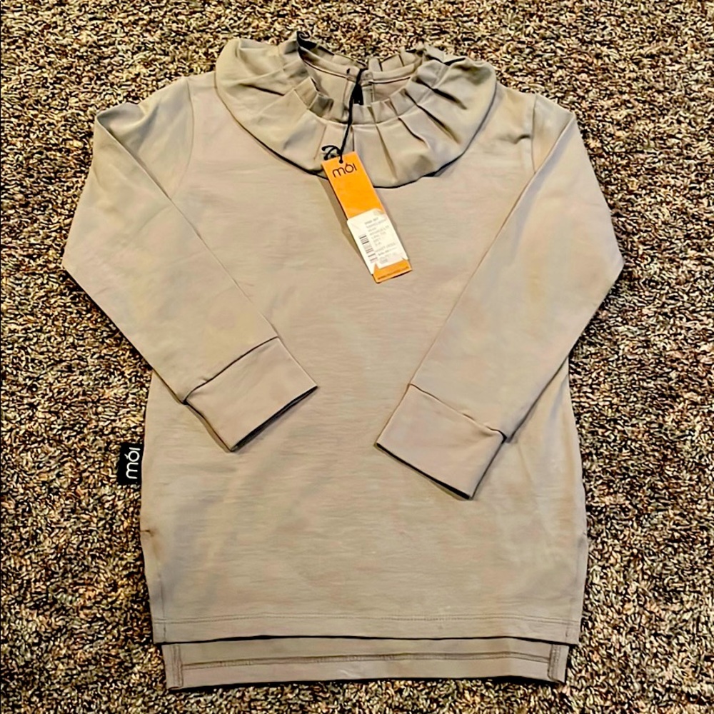Grey MOI dress from saks. 3-4 yr old size